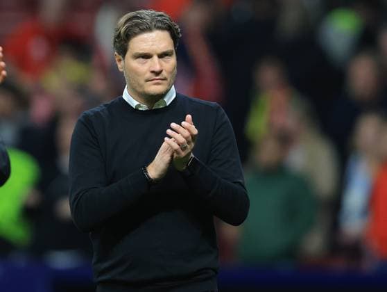 Madrid, Spain, 10th April 2024. Edin Terzic, manager of Borussia Dortmund applaud the fans during the UEFA Champions League match at Wanda Metropolitano, Madrid. Picture credit should read: Paul Terry Sportimage EDITORIAL USE ONLY. No use with unauthorised audio, video, data, fixture lists, club league logos or live services. Online in-match use limited to 120 images, no video emulation. No use in betting, games or single club league player publications. SPI-3067-0043