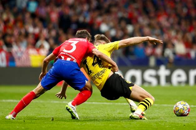 April 10, 2024, Madrid, Madrid, SPAIN: Cesar Azpilicueta of Atletico de Madrid and Niclas Fullkrug of Borussia Dortmund in action during the UEFA Champions League, Quarter finals, football match played between Atletico de Madrid and Borussia Dortmund at Civitas Metropolitano stadium on April 10, 2024, in Madrid, Spain. Madrid SPAIN - ZUMAa181 20240410_zaa_a181_072 Copyright: xIrinaxR.xHipolitox