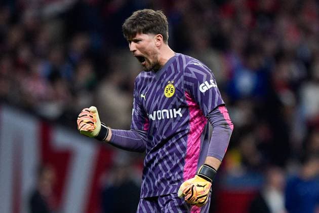 2024-04-10 Atletico Madrid v Borussia Dortmund - Quarter-final First Leg - UEFA Champions League 2023 24 MADRID, SPAIN - APRIL 10: Gregor Kobel of Borussia Dortmund reacts during the Quarter-final First Leg - UEFA Champions League 2023 24 match between Atletico Madrid and Borussia Dortmund at Civitas Metropolitano Stadium on April 10, 2024 in Madrid, Spain. (Photo by Pablo Morano BSR Agency) Madrid Spain Content not available for redistribution in The Netherlands directly or indirectly through any third parties. Copyright: xBSRxAgencyx