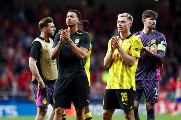 April 10, 2024, Madrid, Madrid, SPAIN: Players of Borussia Dortmund, greeting the fans during the UEFA Champions League, Quarter finals, football match played between Atletico de Madrid and Borussia Dortmund at Civitas Metropolitano stadium on April 10, 2024, in Madrid, Spain. Madrid SPAIN - ZUMAa181 20240410_zaa_a181_103 Copyright: xIrinaxR.xHipolitox
