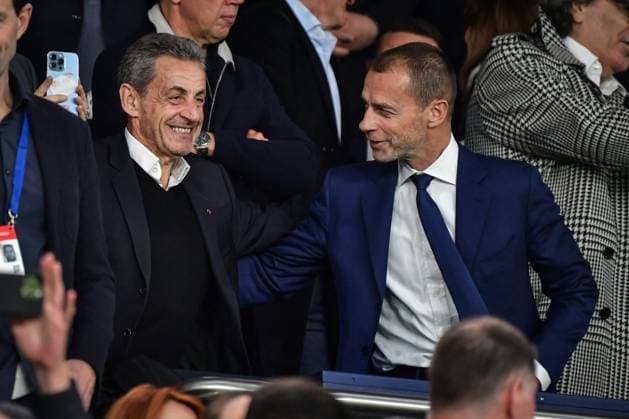 Champions League PSG v Barcelona FA Former French President Nicolas Sarkozy (L) cheers Uefa President Aleksander Ceferin (R) during the UEFA Champions League quarter-final football match between Paris Saint-Germain and FC Barcelona, Barca at the Parc des Princes stadium in Paris on April 10, 2024. Photo by Firas Abdullah ABACAPRESS.COM  Copyright: xAbdullahxFiras ABACAx