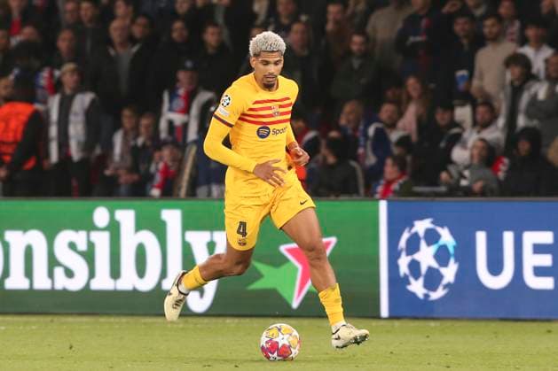 Ronald Araujo (FC Barcelone) FOOTBALL : Paris Saint Germain Vs FC Barcelone - Ligue des Champions - 10 04 2024 MichaelBaucher Panoramic 