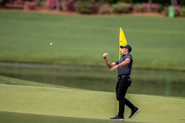 240410 Viktor Hovland of Norway celebrates as he makes a hole in one on the sixth hole during the Par Three Contest prior to the 2024 Masters Golf Tournament on April 10, 2024 in Augusta Photo Petter Arvidson BILDBYRAN kod PA PA0791 bbeng golf masters the masters Augusta us masters  Copyright: PETTERxARVIDSON BB240410PA080