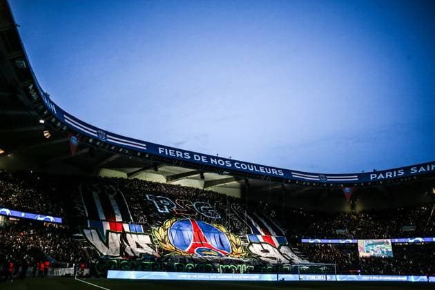 Paris Saint-Germain v FC Barcelona, Barca Quarter-final First Leg - UEFA Champions League 2023 24 Paris Saint-Germain supporters are cheering during the UEFA Champions League quarter-final first leg match between Paris Saint-Germain (PSG) and FC Barcelona at Parc des Princes Stadium in Paris, France, on April 10, 2024. Paris France  Copyright: xIbrahimxEzzatx originalFilename:ezzat-parissai240410_npjk5.jpg