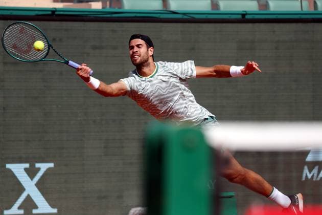 ROLEX MONTE-CARLO MASTERS HUITIEMES PHOTOPQR NICE MATIN Jean François Ottonello ; Roquebrune-Cap-Martin ; 11 04 2024 ; ROLEX MONTE-CARLO MASTERS HUITIEMES - Karen Khachanov (RUS en blanc-vert) vs Daniil Medvedev (RUS en rouge) Roquebrune-Cap-Martin France  Copyright: xPHOTOPQR NICExMATIN MAXPPPxJeanxFrançoisxOttonellox 20240411NIM2593 20240411NIM2593