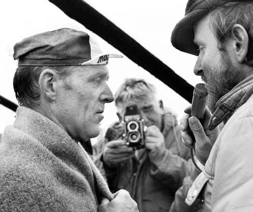 Archivbilder der Woche SPORT KW15 21.05.1977 Schmiedefeld -Guts Muths -Rennsteiglauf imZiel nach 75km Gustav Adolf Schur (Leipzig) populärster Sportler der DDR Täve Einzelbild Aktion . FOTO: *** 21 05 1977 Schmiedefeld Guts Muths Rennsteiglauf at the finish line after 75km Gustav Adolf Schur Leipzig most popular athlete of the GDR Täve single picture action PHOTO