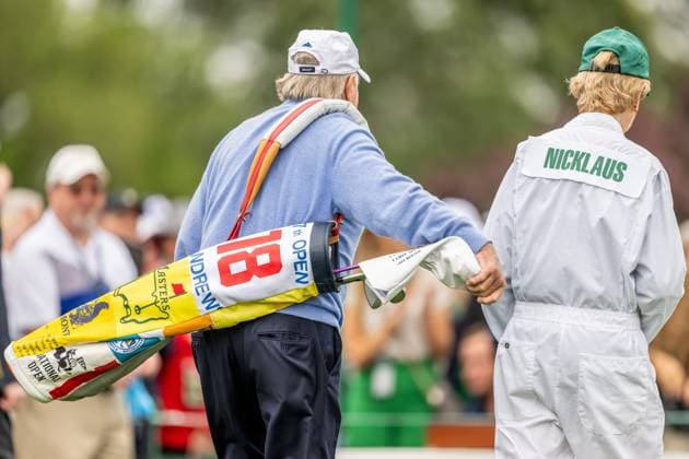 240411 Jack Nicklaus of The United States with his wife Barbara Nicklaus in the Honorary Starters ceremony during the first round of the 2024 Masters Golf Tournament on April 11, 2024 in Augusta Photo Petter Arvidson BILDBYRAN kod PA PA0792 bbeng golf masters the masters Augusta us masters  Copyright: PETTERxARVIDSON BB240411PA041