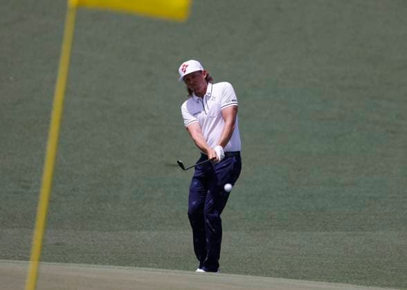 Australia s Cam Smith chips to the green on the second hole during the first round of the Masters Tournament at Augusta National Golf Club in Augusta, Georgia on Thursday, April 11, 2024.  AUG20240411554 TANNENxMAURY