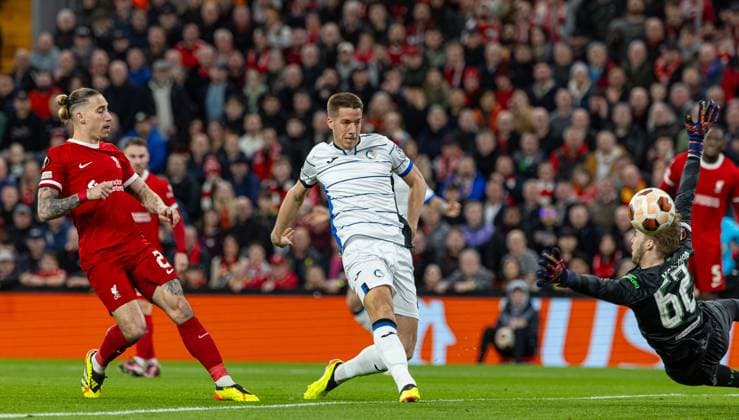Football - UEFA Europa League - Quarter-Final 1st Leg - Liverpool FC v BC Atalanta LIVERPOOL, ENGLAND - Thursday, April 11, 2024: Atalanta s Mario PaÅ¡aliÄ‡ misses a chance during the UEFA Europa League Quarter-Final 1st Leg match between Liverpool FC and BC Atalanta at Anfield. (Photo by David Rawcliffe Propaganda) LIVERPOOL Anfield MERSEYSIDE ENGLAND  Copyright: xDavidxRawcliffex P2024-04-11-Liverpool_Atalanta-26