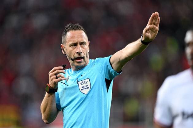 LEVERKUSEN - Referee Artur Dias during the UEFA Europa League quarter-final match between Bayer 04 Leverkusen and West Ham United at the BayArena on April 11, 2024 in Leverkusen, Germany. ANP Hollandse Hoogte UEFA Europa League 2023 24 2023 2024 xVIxANPxSportx xGerritxvanxKeulenxIVx 495763314 originalFilename: 495763314.jpg