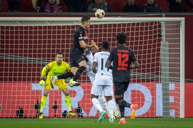 UEFA Europa League, Bayer 04 Leverkusen vs West Ham United, 11 04 2024 Leverkusen, Germany April 11 Patrick Schick Bayer 04 Leverkusen, 14 with a header during the UEFA Europa Leeague quarter finals between UEFA Europa League, Bayer 04 Leverkusen vs West Ham United at BayArena on April 11, 2024 in Leverkusen, Germany DFL REGULATIONS PROHIBIT ANY USE OF PHOTOGRAPHS AS IMAGE SEQUENCES AND OR QUASI VIDEO Copyright: xBEAUTIFULxSPORTS AxelxKohringx