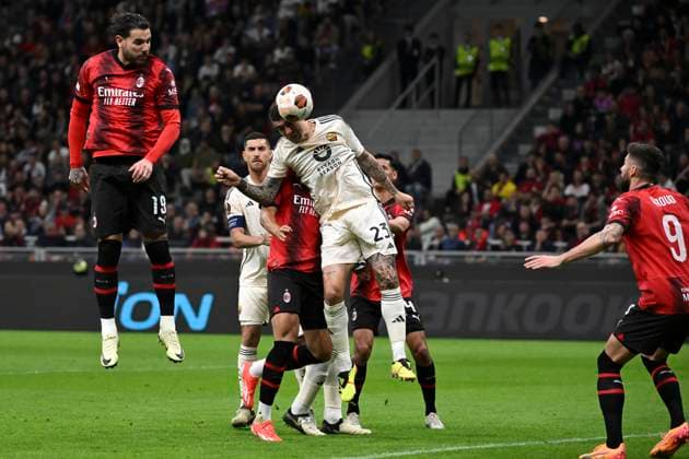 Fußball, EL, AC Mailand - AS Rom Gianluca Mancini of AS Roma scores the goal of 0-1 during the Europa League football match between AC Milan and AS Roma at San Siro stadium in Milano (Italy), April 11th, 2024. AndreaxStaccioli