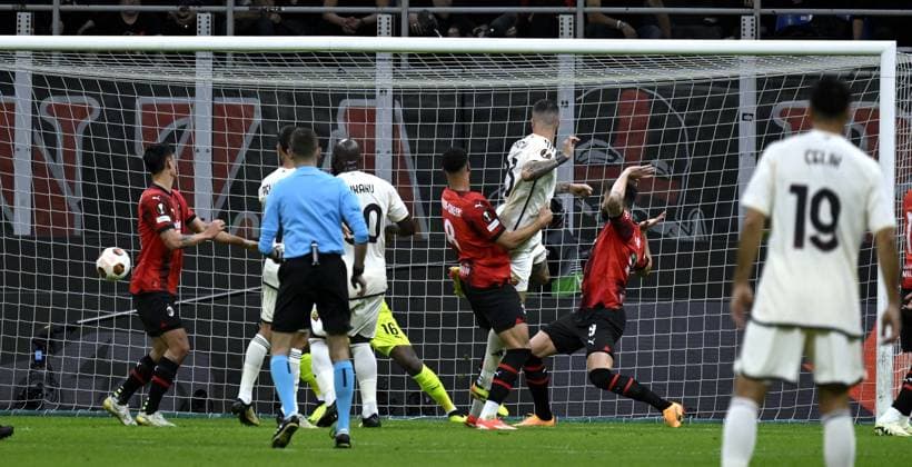 Fußball, EL, AC Mailand - AS Rom Foto IPP Paolo Bona Milano 11 04 2024 UEFA Europa League di Calcio stagione 2023 2024 partita Milan-Roma Nella foto Gianluca Mancini segna il gol del 0-1 Italy Photo Press Worldwide Copyright italy Italy ITALY  Copyright: xR4924_italyphotopressx