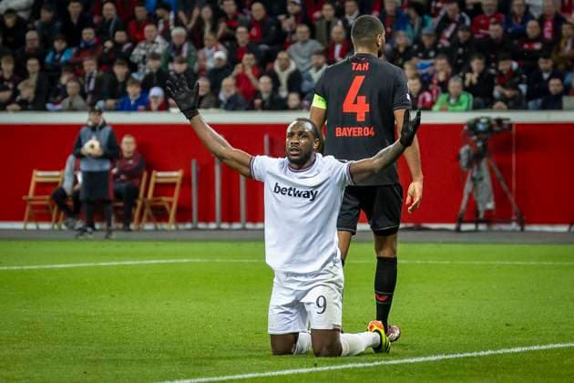 UEFA Europa League, Bayer 04 Leverkusen vs West Ham United, 11 04 2024 Leverkusen, Germany April 11 Michail Antonio West Ham United, 9 asks for a penalty during the UEFA Europa Leeague quarter finals between UEFA Europa League, Bayer 04 Leverkusen vs West Ham United at BayArena on April 11, 2024 in Leverkusen, Germany DFL REGULATIONS PROHIBIT ANY USE OF PHOTOGRAPHS AS IMAGE SEQUENCES AND OR QUASI VIDEO Copyright: xBEAUTIFULxSPORTS AxelxKohringx