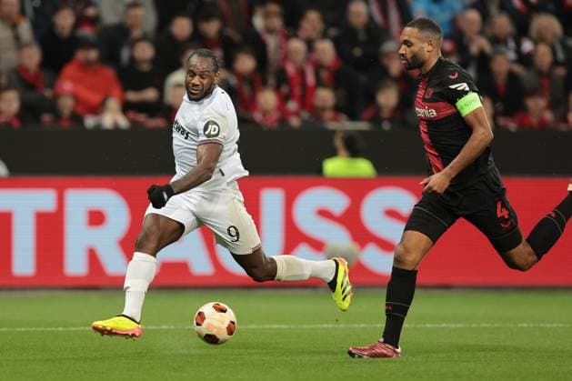 Michail Antonio West Ham United and Jonathan Tah Bayer 04 Leverkusen during the Europa League quarter-final first leg Bayer 04 Leverkusen West Ham United Copyright Thomas Pakusch Copyright: Thomas Pakusch