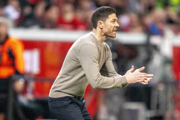 GER, EL, Bayer 04 Leverkusen vs West Ham United, Season 2023 24, 11 04 2024, BayArena, Leverkusen, GER, EL, Bayer 04 Leverkusen vs West Ham United, Season 2023 24, In the picture Xabi Alonso Bayer 04 Leverkusen, head coach single action, full body full body cropping, single image, action, action scene gestures, facial expressions, emotions demands performance nordphotoxGmbHxx xDenkinger nph00015