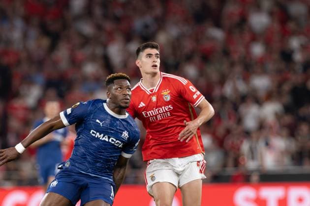 Faris Moumbagna, Antonio Silva during UEFA Europa League game between SL Benfica and Olympique de Marseille at Estadio Da Luz, Lisbon, Portugal. (Maciej Rogowski) Lisbon Estadio Da Luz Portugal Copyright: xMaciejxRogowskix slbom-11