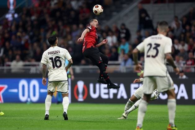Ismael Bennacer (Ac Milan) controls the ball, Uefa Europa League, Ac Milan - As Roma, Stadio Giuseppe Meazza, April 11, 2024, Milano, Italy.