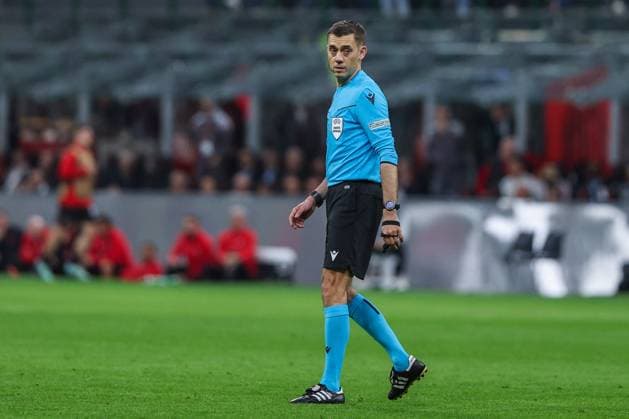 Football Europa League match - AC Milan vs AS Roma Referee Clement Turpin seen in action during UEFA Europa League 2023 24 Quarter Finals - 1st leg football match between AC Milan and AS Roma at San Siro Stadium, Milan, Italy on April 11, 2024 Milan Italy  Copyright: xIPAxSport ABACAx