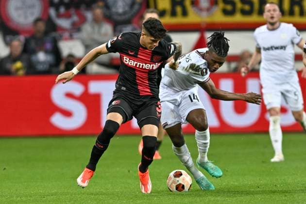 from left in duel Piero Hincapie 3, Bayer Leverkusen Mohammed Kudus 14, West Ham United 11 04 2024 Soccer Europa League, Bayer 04 Leverkusen vs West Ham United, BayArena, Leverkusen, NRW Germany Copyright: xpepphotox xHorstxMauelshagenx pep00321, pep_20240411_hm