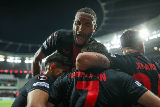 11 04 2024, Football, Europa League, Season 2023 2024, Bayer Leverkusen West Ham United, f l Jonathan Tah Bayer Leverkusen , Jonas Hofmann Bayer Leverkusen cheer Leverkusen BayArena NRW Germany xRHR PHOTO TRx Copyright: RHR-FOTOx RHR-FOTO TR