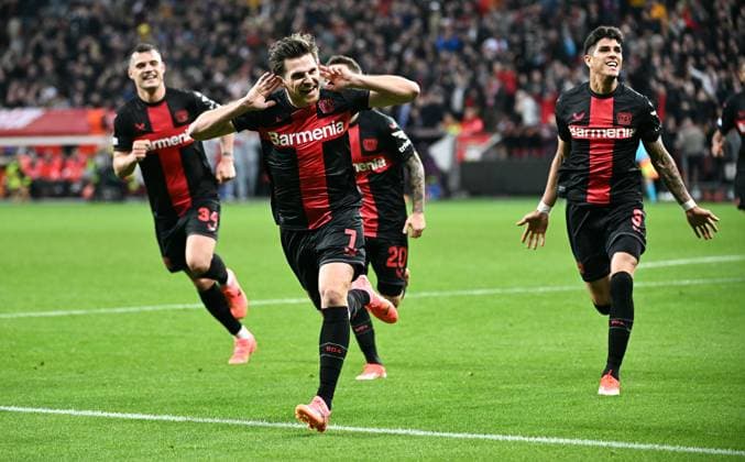 Football, Europa League, Germany, Men, Season 2023 2024, Quarter-final first leg, BayArena Leverkusen, Bayer Leverkusen FC West Ham United cheer Jonas Hofmann LEV after his goal to 1 0 cheer, joy, action UEFA REGULATES PROHIBIT ANY USE OF PHOTOGRAPHS AS IMAGE SEQUENCES AND OR QUASI VIDEO