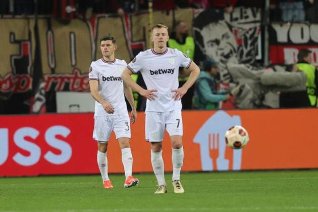 Bayer Leverkusen v West Ham United UEFA Europa League The West Ham players look dejected after conceding their side?s 2nd goal during the UEFA Europa League Quarter-Final First Leg match at BayArena, Leverkusen Copyright: xPaulxChestertonx FIL-20009-0059 UK Newspapers OUT