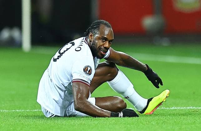 Michail Antonio of West Ham United struggles Bayer 04 Leverkusen v West Ham United, UEFA Europa League, Quarter Final, First Leg, Football, BayArena, Leverkusen, Germany - 11 Apr 2024 EDITORIAL USE ONLY No use with unauthorised audio, video, data, fixture lists, club league logos or live services. Online in-match use limited to 120 images, no video emulation. No use in betting, games or single club league player publications. Copyright: xMichaelxZemanek Shutterstockx 14424882az