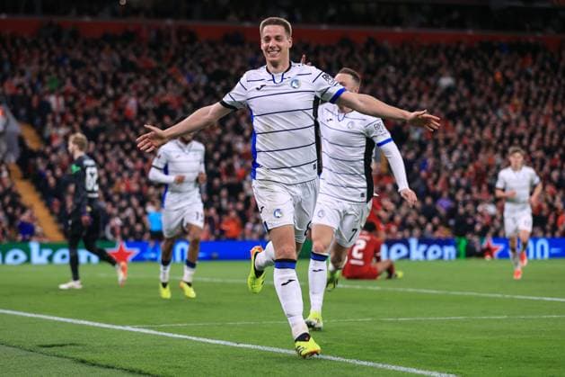 Fußball UEFA Europa League Viertelfinale 1. Spiel Liverpool gegen Atalanta 11. April 2024 UEFA Europa League Viertelfinale 1. Spiel Liverpool gegen Atalanta Mario Pasalic von Atalanta feiert sein drittes Tor Foto Simon Stacpoole Abseits Liverpool UK  Copyright: xSimonxStacpoolexOffside