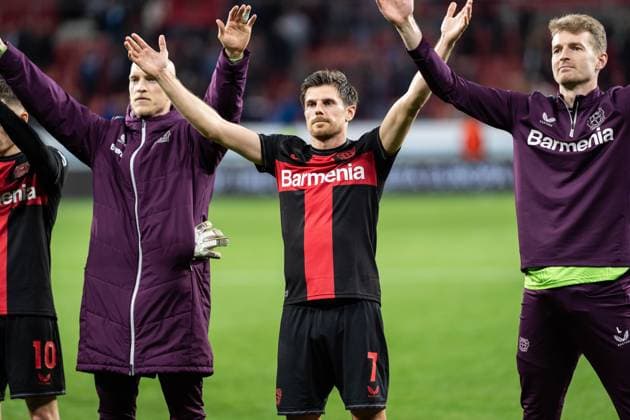 GER, UEFA Europa League, quarter-final Bayer Leverkusen vs West Ham United 11 04 2024, BayArena , Leverkusen, GER, UEFA Europa League, quarter-final Bayer Leverkusen vs West Ham United In the picture Jonas Hofmann Bayer 04 Leverkusen, 7 celebrates the victory in front of the fans nordphotoxGmbHxx xChristianxSchulze nph000300