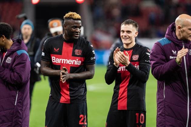 GER, UEFA Europa League, quarter-final Bayer Leverkusen vs West Ham United 11 04 2024, BayArena , Leverkusen, GER, UEFA Europa League, quarter-final Bayer Leverkusen vs West Ham United In the picture Victor Boniface Bayer 04 Leverkusen, 22 Florian Wirtz Bayer 04 Leverkusen, 10 Gestures, facial expressions, emotions, clapping, happy, in a good mood nordphotoxGmbHxx xChristianxSchulze nph000300
