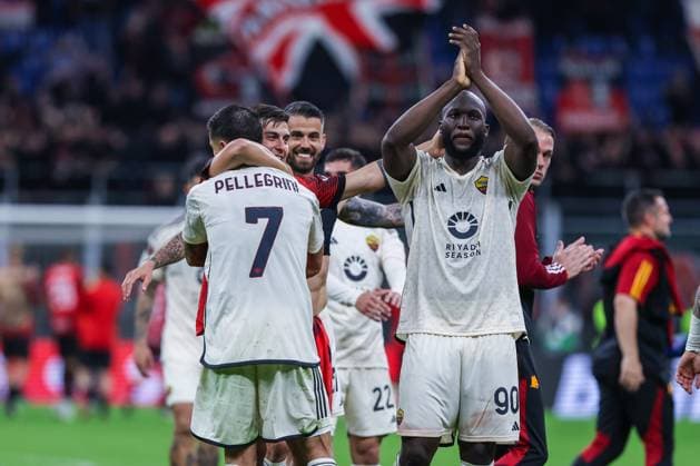 Romelu Lukaku of AS Roma, Lorenzo Pellegrini of AS Roma and Paulo Dybala of AS Roma celebrate the victory at the end of the match during UEFA Europa League 2023 24 Quarter Finals - 1st leg football match between AC Milan and AS Roma at San Siro Stadium, Milan, Italy on April 11, 2024  Copyright: xFabrizioxCarabelli IPAxSportx xix xx IPA_45066110 IPA_Agency_IPA45066110