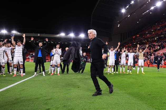 Fußball UEFA Europa League Viertelfinale 1. Spiel Liverpool gegen Atalanta 11. April 2024 UEFA Europa League Viertelfinale 1. Spiel Liverpool gegen Atalanta Atalantas Cheftrainer Gian Piero Gasperini feiert den Sieg Foto Simon Stacpoole Offside Liverpool UK  Copyright: xSimonxStacpoolexOffside