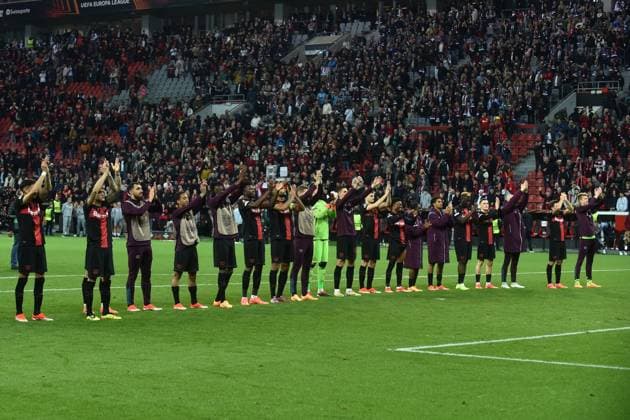 11 04 2024, Leverkusen, Germany, BayARENA, Bayer Leverkusen vs West Ham United UEFA Europa League 2023 2024 Quarter finals First Leg, players Bayer Leverkusen cheer, cheer, cheer Photo Ralf Treese Leverkusen BayARENA North Rhine Westphalia Germany 521_LEVWHU20240411_057 Treese-521