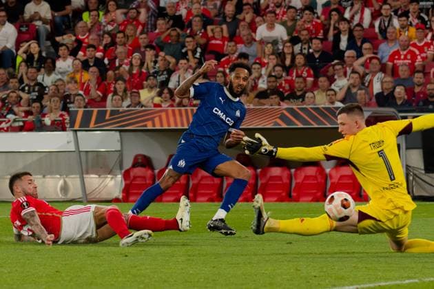 Lisbon, Portugal, April 11 2024: Pierre-Emerick Aubameyang (10 Olympique de Marseille) scores a goal during the UEFA Europa League game between SL Benfica and Olympique de Marseille at Estadio da Luz in Lisbon, Portugal. (Pedro Porru SPP) Copyright: xPedroxPorrux xSPPx spp-en-PePoSp-4F8A6372