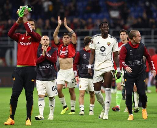 April 11, 2024, Milan, Lombardy, Italy: AS Roma players celebrate winning the UEFA Europa League Quarterfinal first leg game against AC Milan at San Siro Stadium in Milan, Italy Milan Italy - ZUMAc179 20240411_zep_c179_061 Copyright: xMickaelxChavetx