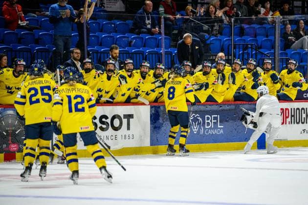 240411 Hilda Svensson of Sweden celebrates after scoring 2 1 during the 2024 IIHF Women s World Championship quarterfinal between Canada and Sweden on April 11, 2024 in Utica Photo Aron Broman BILDBYRAN COP 341 AM0047 ishockey ice hockey vm dam 2024 iihf womens world championship dam vm ishockey vm quarterfinal quarterfinal quarterfinals canada sverige sweden women canada day 9 bbeng jubel  Copyright: ARONxBROMAN BB240411AM076