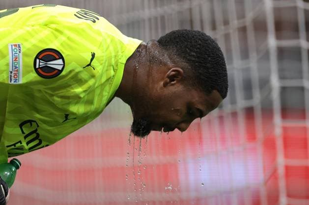 Milan, Italy, 11th April 2024. Mike Maignan of AC Milan rinses his face with water during the UEFA Europa League match at Giuseppe Meazza, Milan. Picture credit should read: Jonathan Moscrop Sportimage EDITORIAL USE ONLY. No use with unauthorised audio, video, data, fixture lists, club league logos or live services. Online in-match use limited to 120 images, no video emulation. No use in betting, games or single club league player publications. SPI-3069-0057