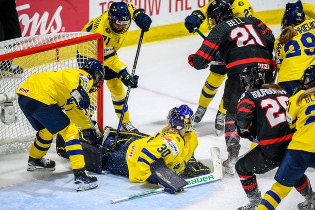 240411 Goaltender Emma Söderberg of Sweden during the 2024 IIHF Women s World Championship quarterfinal between Canada and Sweden on April 11, 2024 in Utica Photo Aron Broman BILDBYRAN COP 341 AM0047 ishockey ice hockey vm dam 2024 iihf womens world championship dam vm ishockey vm quarterfinal quarterfinal quarterfinals canada sverige sweden women canada day 9 bbeng  Copyright: ARONxBROMAN BB240411AM090