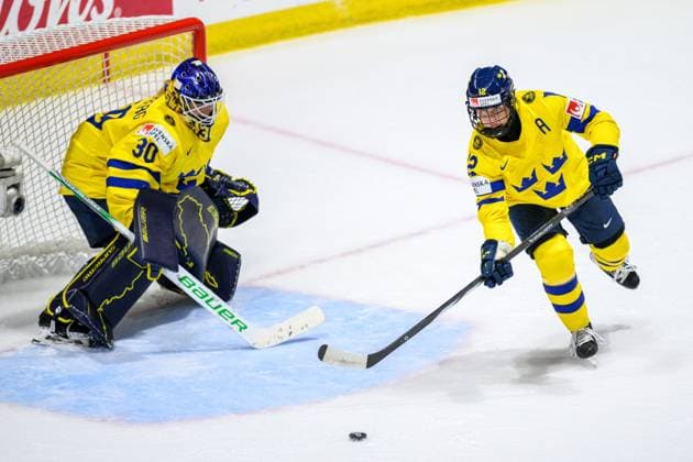 240411 Goaltender Emma Söderberg and Maja NylÃ n Persson of Sweden during the 2024 IIHF Women s World Championship quarterfinal between Canada and Sweden on April 11, 2024 in Utica Photo Aron Broman BILDBYRAN COP 341 AM0047 ishockey ice hockey vm dam 2024 iihf womens world championship dam vm ishockey vm quarterfinal quarterfinal quarterfinals canada sverige sweden women canada day 9 bbeng  Copyright: ARONxBROMAN BB240411AM115