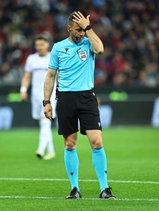 Referee Artur Dias Bayer 04 Leverkusen v West Ham United, UEFA Europa League, Quarter Final, First Leg, Football, BayArena, Leverkusen, Germany - 11 Apr 2024 EDITORIAL USE ONLY No use with unauthorised audio, video, data, fixture lists, club league logos or live services. Online in-match use limited to 120 images, no video emulation. No use in betting, games or single club league player publications. Copyright: xMichaelxZemanek Shutterstockx 14424882bd