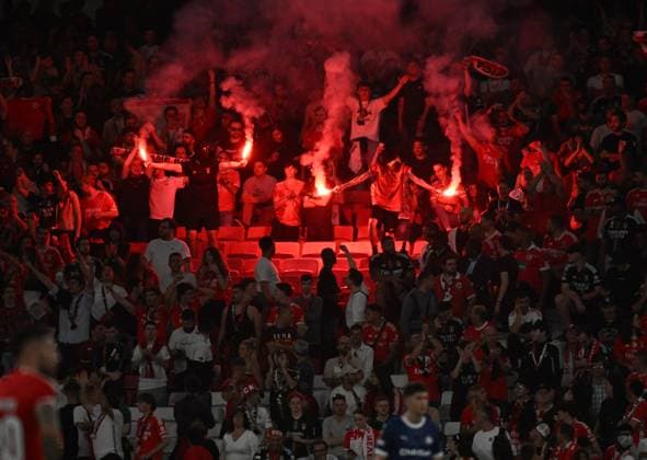 Europa League - Benfica v Olympique De Marseille Benfica fans celebrate a goal during the UEFA Europa League quarterfinal first leg match between Benfica and Olympique de Marseille at Estadio da Luz stadium in Lisbon, Portugal on Thursday April 11, 2024. Photo by Zed Jameson ABACAPRESS.COM Lisbon Portugal  Copyright: xJamesonxZed ABACAx