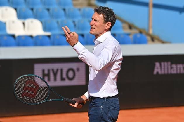 Patrik Kuehnen, Tournament Director BMW Open , with tennis racket, single image, cropped single motif, half figure, half figure Tennis BMW Open 2024 from 13 04 21 04 2024