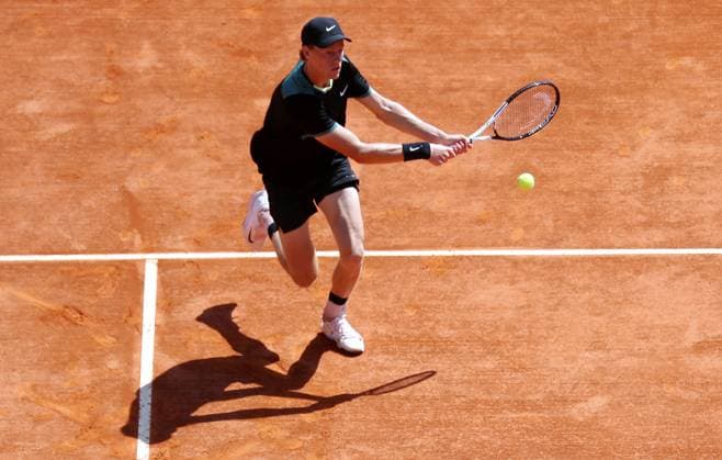 ROLEX MC MASTERS RUNE SINNER PHOTOPQR NICE MATIN Jean François Ottonello ; Roquebrune-Cap-Martin ; 12 04 2024 ; Rolex Monte-Carlo Masters - quart de finale - Holger Rune (DEN en jaune) vs Jannik Sinner (ITA en noir) Roquebrune-Cap-Martin France  Copyright: xPHOTOPQR NICExMATIN MAXPPPxJeanxFrançoisxOttonellox 20240412NIM4900 20240412NIM4900