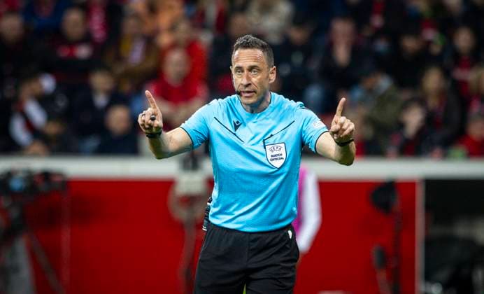 Leverkusen Germany 11th Apr 2024 Referee Artur Soares Dias Portugal Bayer Leverkusen West Ham United 11 04 2024