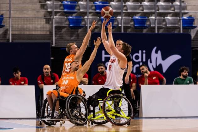2024 IWBF Mens Repechage Kanda Netherlands 12 04 2024 Gijs Even Netherlands, 12 , Joeri van Liere Netherlands, 38 , Patrick Anderson Canada, 12 on the ball 2024 IWBF Mens Repechage Kanda Netherlands, Azur Arena, Antibes Copyright: xBEAUTIFULxSPORTS Wunderlx