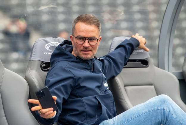 Soccer, Men, Season 2023 2024, 2 Bundesliga 29 Matchday , Hertha BSC F C Hansa Rostock, Sports Director Kristian Walter Hansa Rostock on the bench, 12 04 2024, Copyright: xSebastianxRäppold MatthiasxKochx