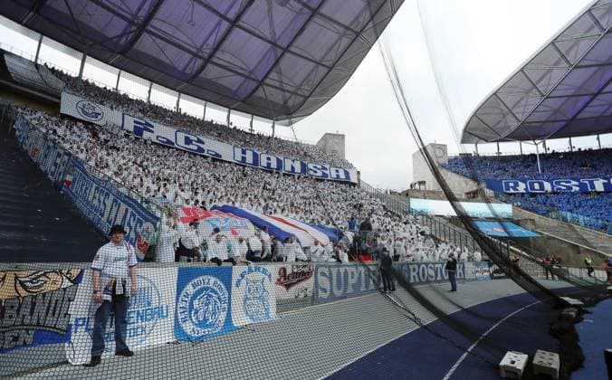 Catch nets shield the visiting fan block, Hansa fans Sport Football Soccer Soccer DFL 2 Bundesliga Men 29 Matchday Season 2023 2024 12 04 2024 Hertha BSC Berlin vs FC Hansa Rostock DFL regulations prohibit any use of photographs as image sequences and or quasi video