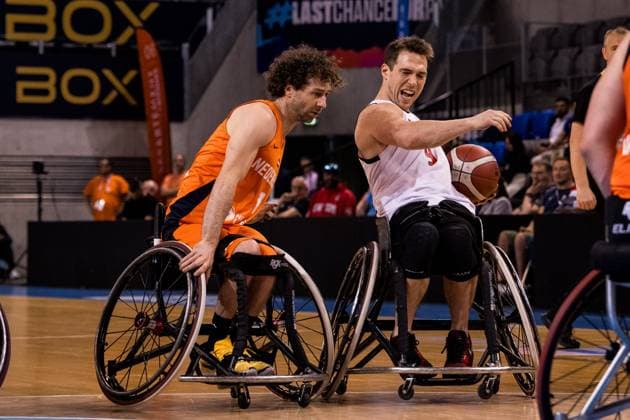 2024 IWBF Mens Repechage Kanda Netherlands 12 04 2024 Robin Poggenwisch Netherlands, 1 , Colin Higgins Canada, 9 on the ball 2024 IWBF Mens Repechage Kanda Netherlands, Azur Arena, Antibes Copyright: xBEAUTIFULxSPORTS Wunderlx