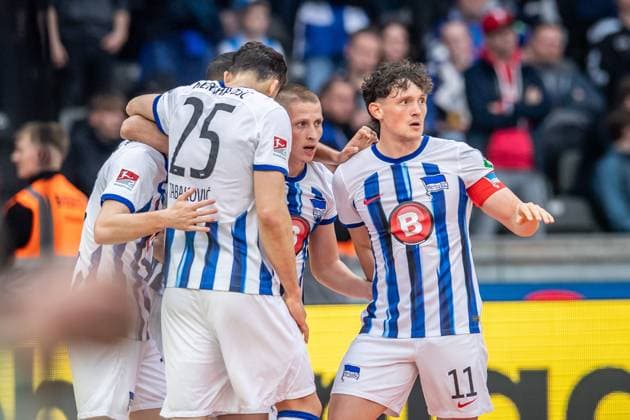 2 Soccer Bundesliga, Hertha BSC vs Hansa Rostock Berlin, 12 04 2024 Palko Dardai Hertha BSC, 27 , Fabian Reese Hertha BSC, 11 2 Soccer Bundesliga, Hertha BSC vs Hansa Rostock, Olympiastadion, Berlin, 12 04 2024 DFL REGULATES PROHIBIT ANY USE OF PHOTOGRAPHS AS IMAGE SEQUENCES AND OR QUASI VIDEO Copyright: xBEAUTIFULxSPORTS LucianoxLimax